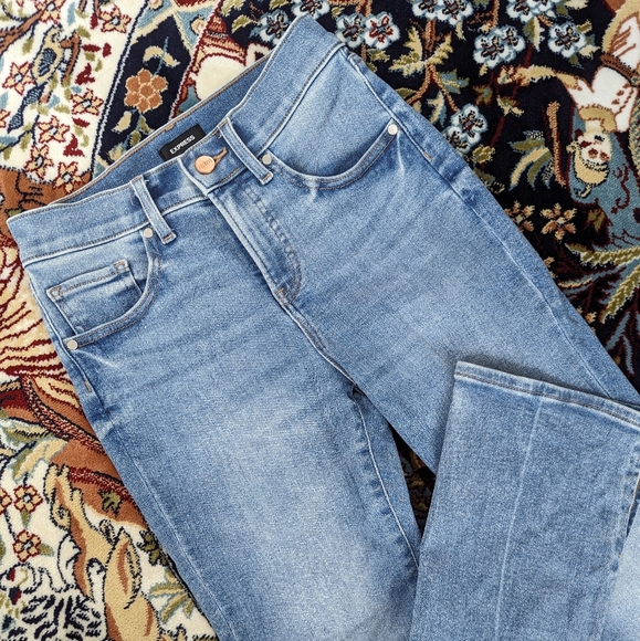 Mid Rise Light Wash Hyper Stretch Bootcut Jeans - Picture 6 of 10